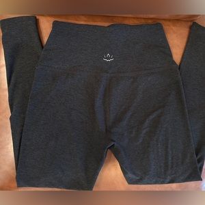 Beyond yoga cropped leggings